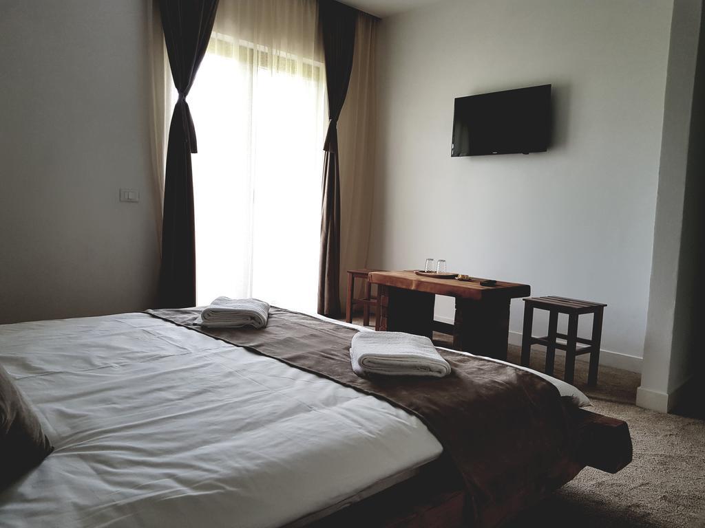 Heaven Guesthouse Corbeni Bagian luar foto