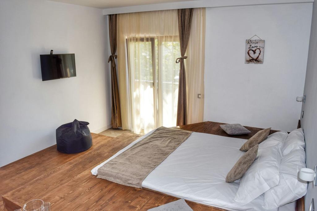 Heaven Guesthouse Corbeni Bagian luar foto